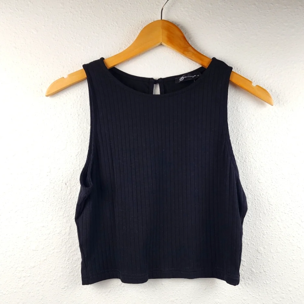 Garage Sculpt Ribbed Knit Crop Tank Top Basic Black Sleeveless Size Medium - Picture 1 of 8